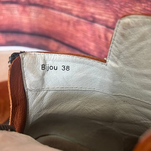 Shoe The Bear Bijou Caramel Suede Ankle Back Zip Booties - Picture 13 of 16